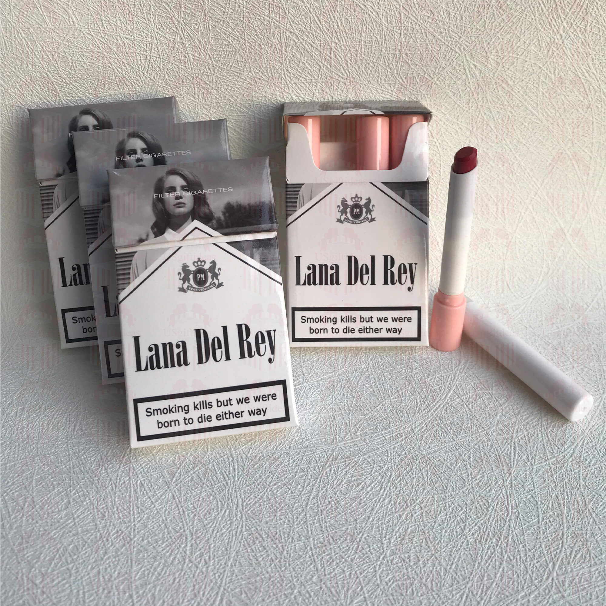 Lana Del Rey Lipstick Set: Persoonlijk Geschenk met Unieke Sigarettenbox!