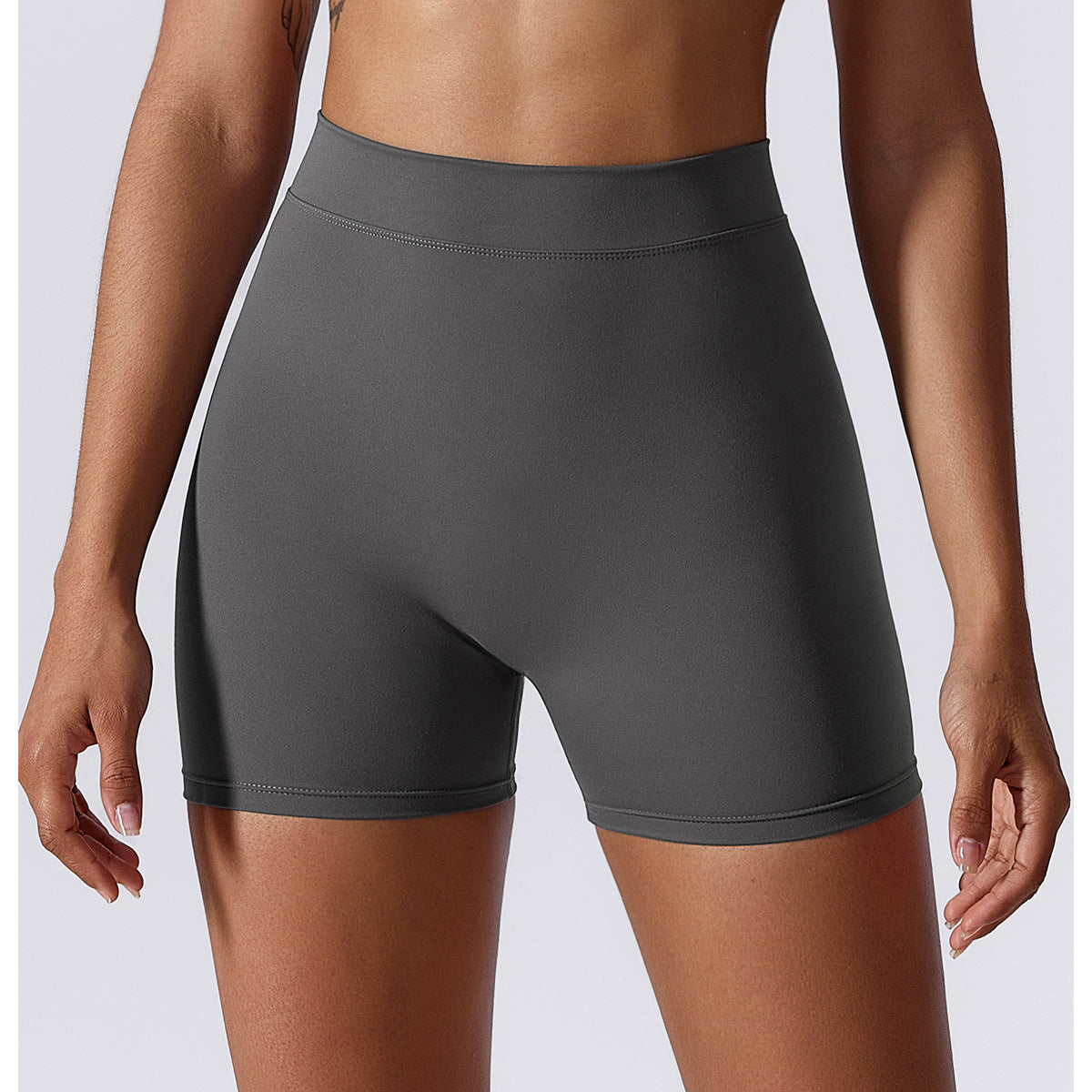 Hoog getailleerde V-vormige yogashort met ruches