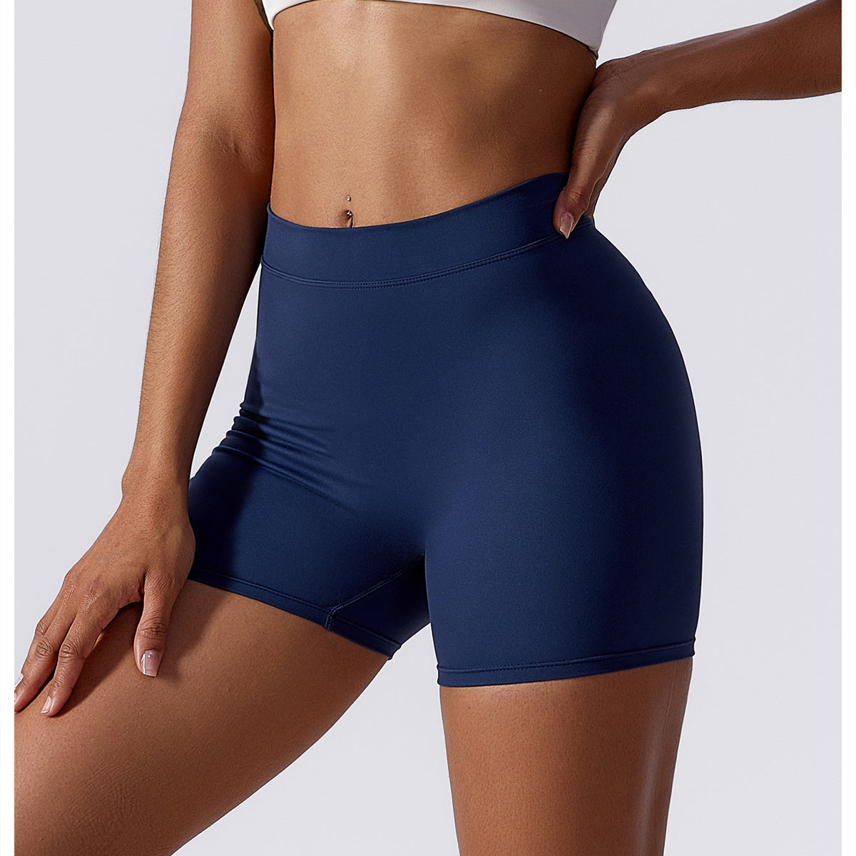 Hoog getailleerde V-vormige yogashort met ruches