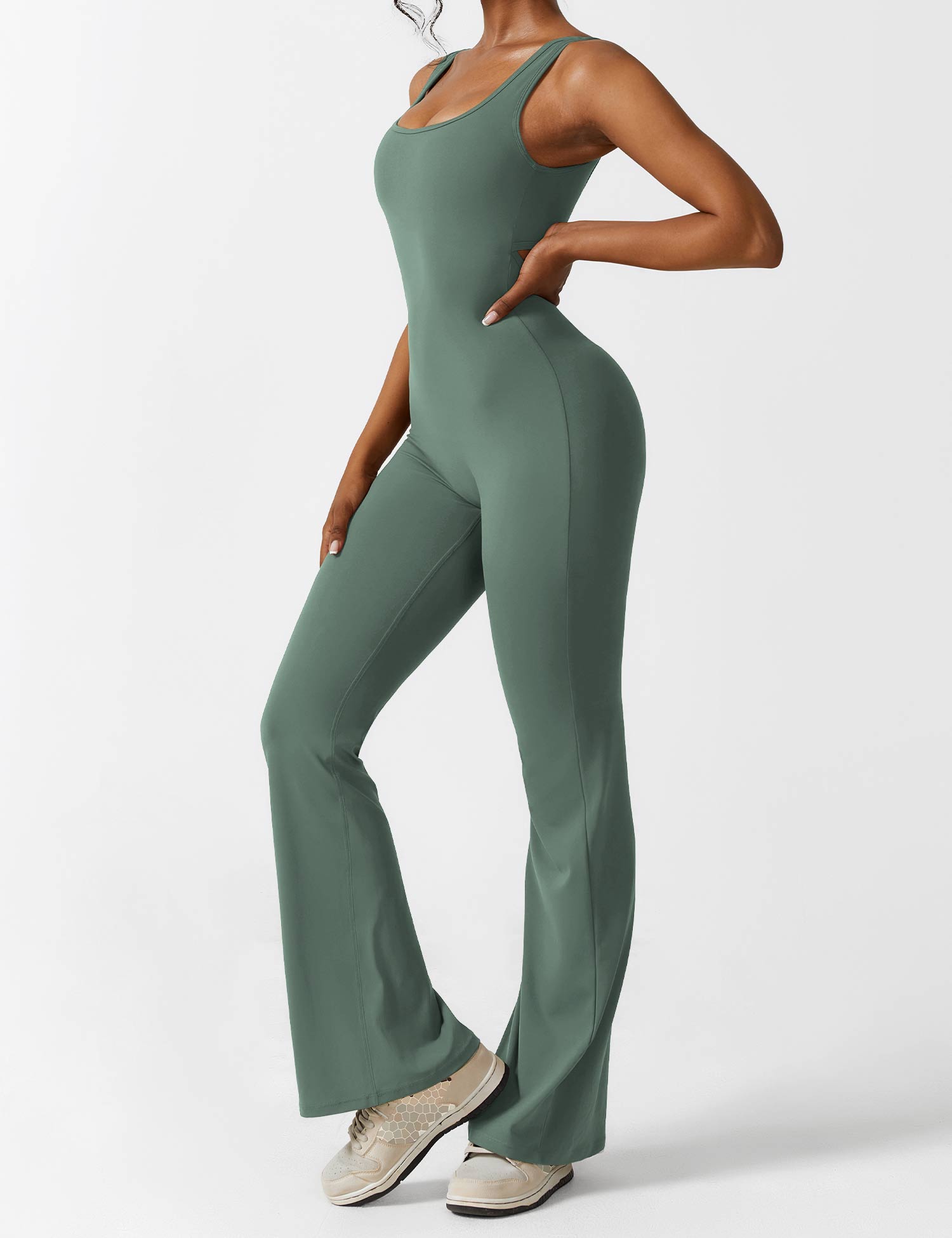 Jacobeli Milano - Yeoreo V-rug Flare Overall Jumpsuit