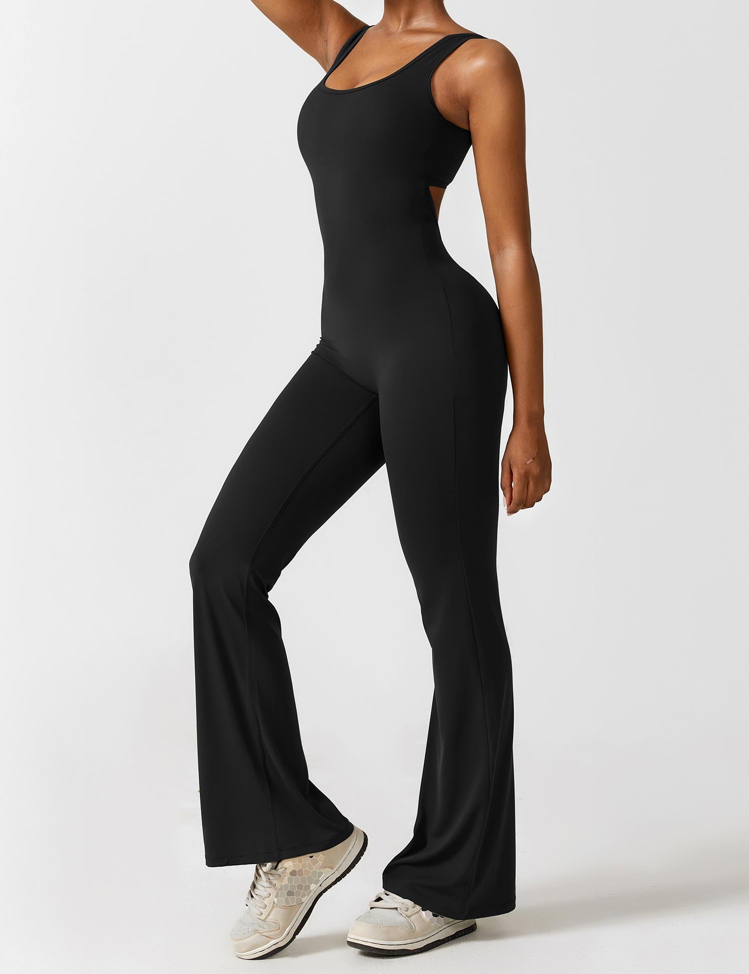 Jacobeli Milano - Yeoreo V-rug Flare Overall Jumpsuit