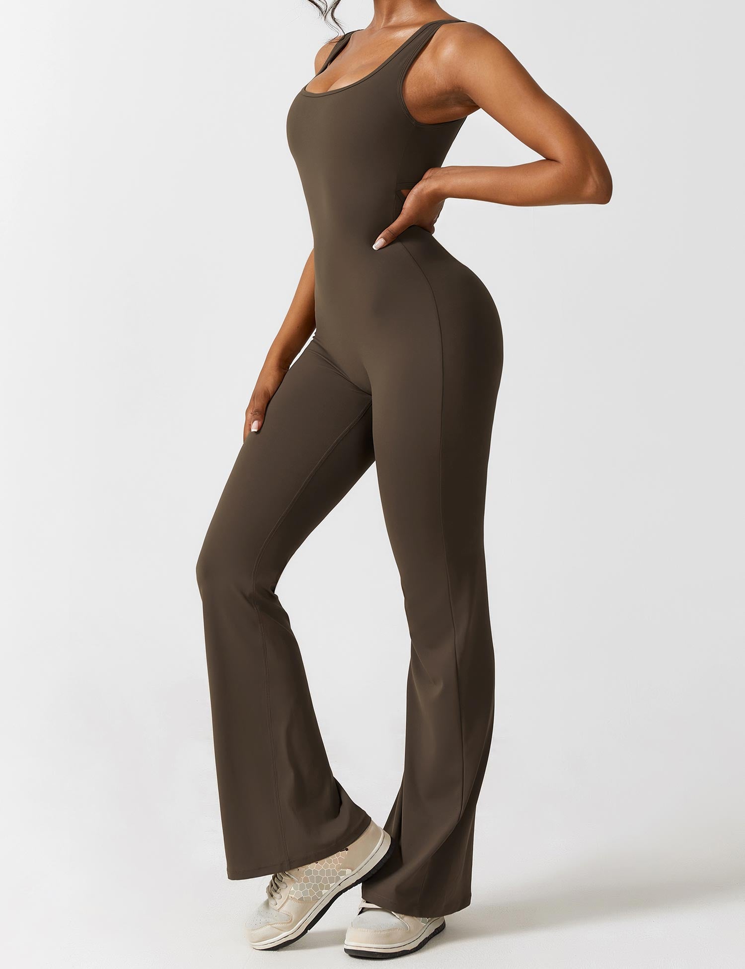 Jacobeli Milano - Yeoreo V-rug Flare Overall Jumpsuit
