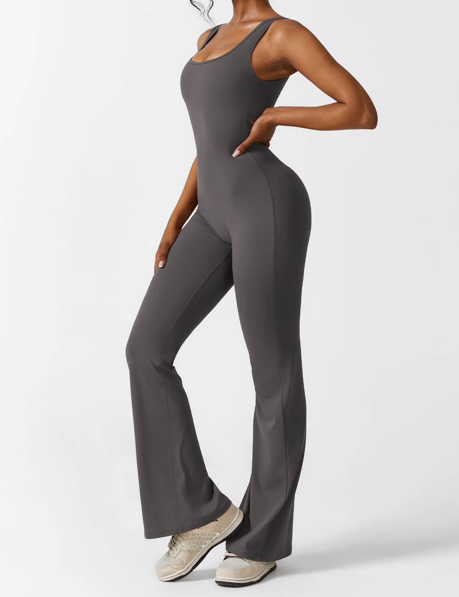 Jacobeli Milano - Yeoreo V-rug Flare Overall Jumpsuit
