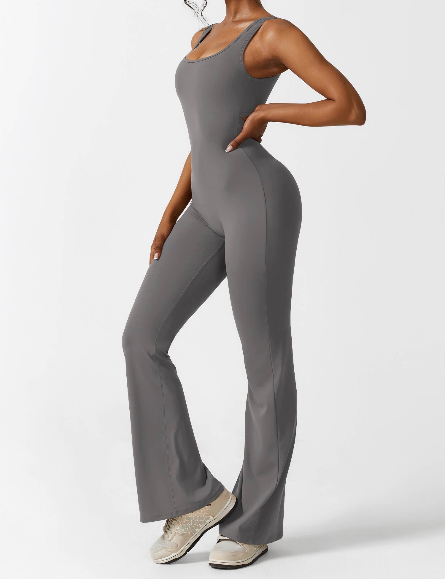 Jacobeli Milano - Yeoreo V-rug Flare Overall Jumpsuit