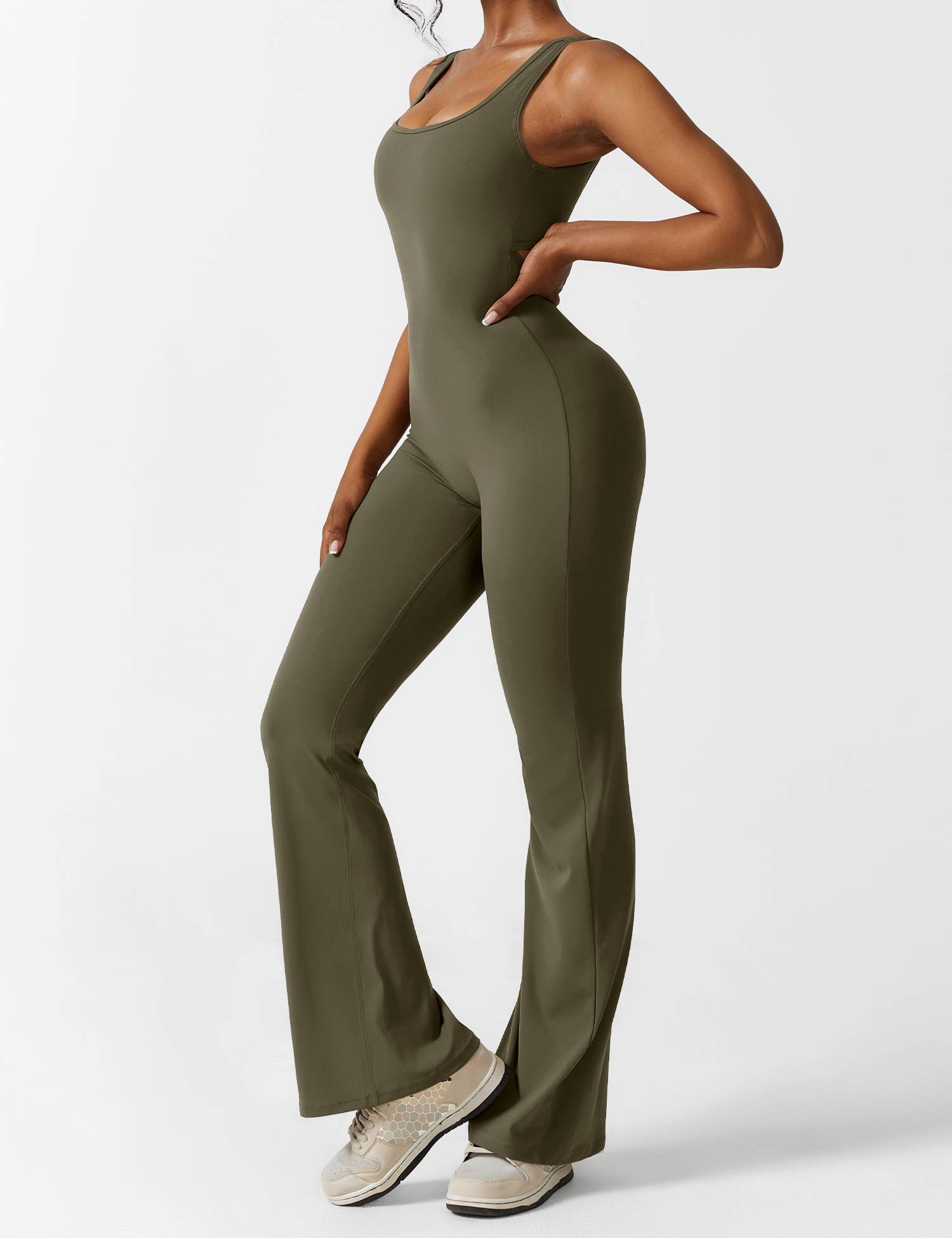 Jacobeli Milano - Yeoreo V-rug Flare Overall Jumpsuit